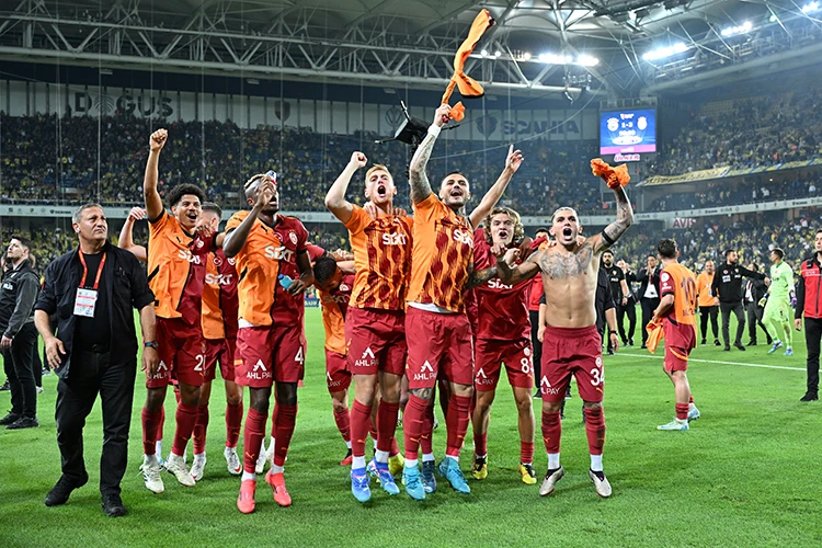 Galatasaray, İstanbul derbisinde Fenerbahçe'yi yendi