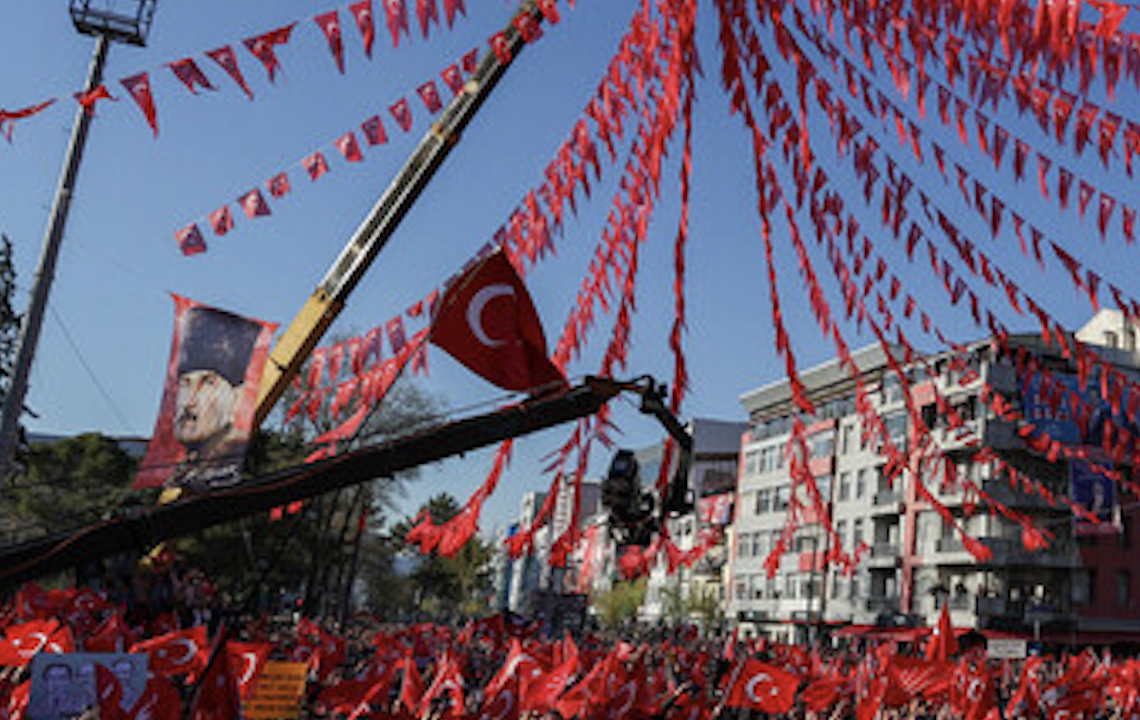 CHP’den emekli mitingi… Herkes konuşuyor, kimse bir şey yapmıyor!.. Kâhinler yalancıdır!..