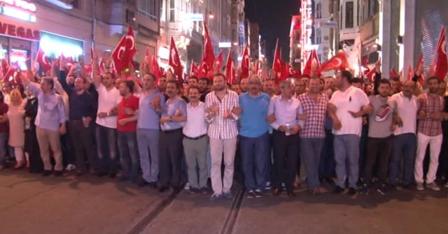 15 Temmuz'dan 11 Ağustos'a Meydanlarda 26 gün... Yayınlanmamış fotoğraflar -6-