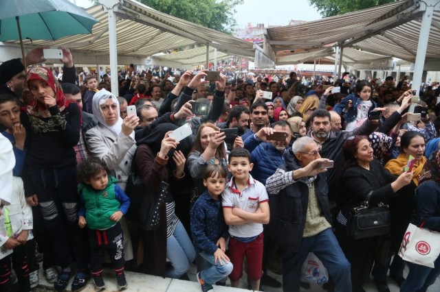 Berat Kandili coşkusu bütün yurdu sardı