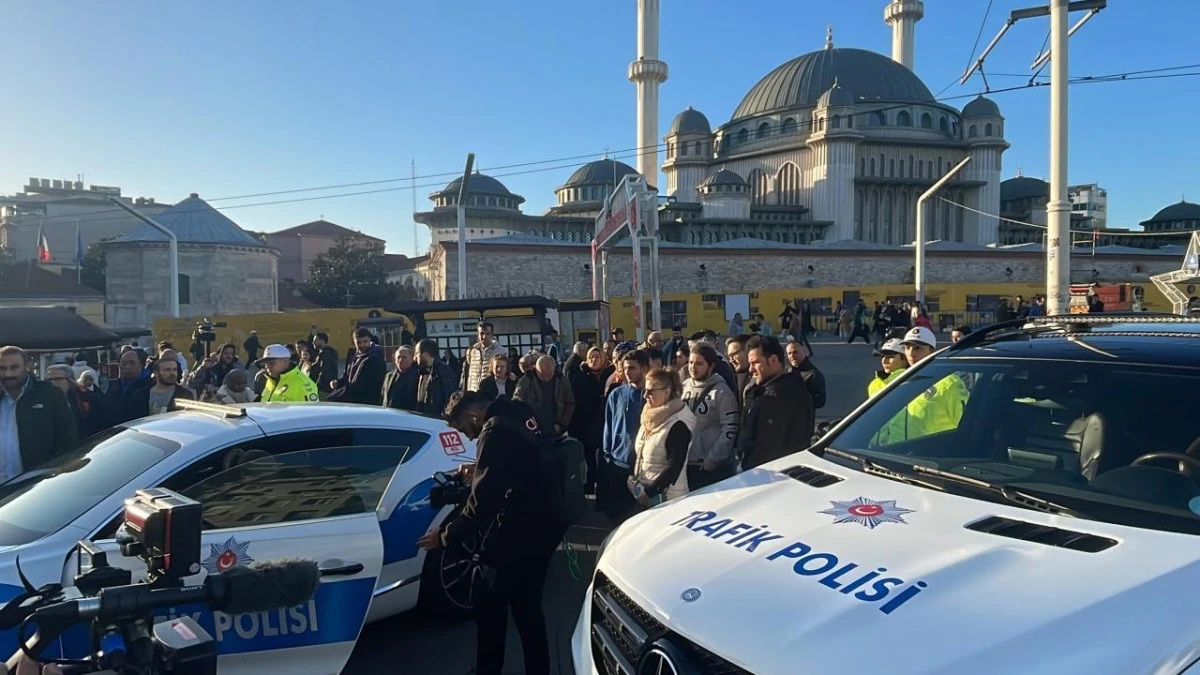 Operasyonlarda ele geçirilerek emniyete tahsis edilen lüks araçlar İstanbul'da görevde