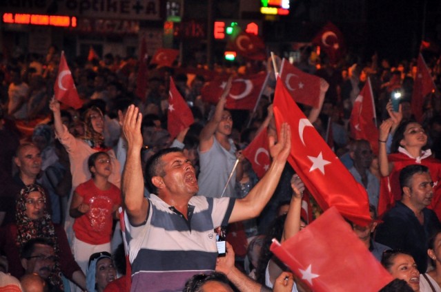 15 Temmuz'dan 11 Ağustos'a Meydanlarda 26 gün... Yayınlanmamış fotoğraflar -4-