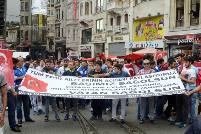 Alvarlı Efe'nin binlerce torunu, İstiklal’de terörü lanetledi