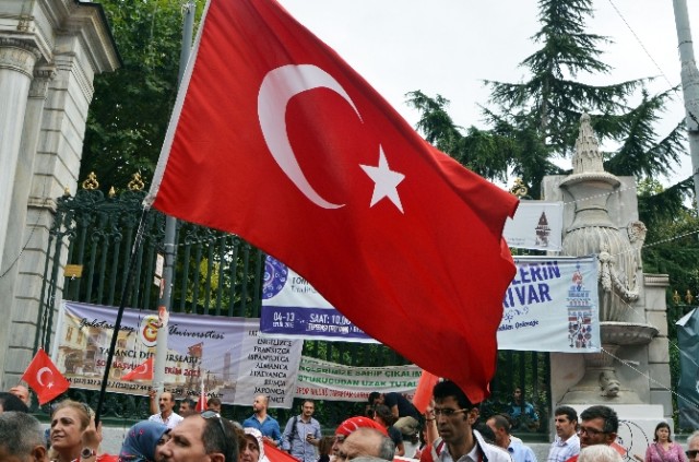 Alvarlı Efe'nin binlerce torunu, İstiklal’de terörü lanetledi