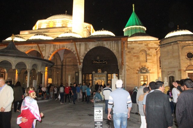 Berat Kandili coşkusu bütün yurdu sardı