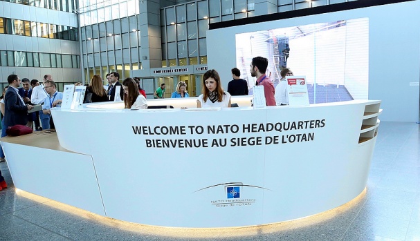 NATO'nun Yeni "Cam" Karargahında Tam Kapasite Faaliyet Başladı!..