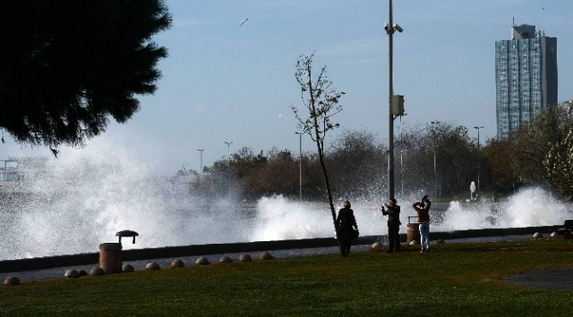 İşte, İstanbul’da lodosla gelen manzaralar