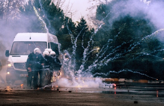 Çevik Kuvvet Polislerinin aksiyon filmlerini aratmayan eğitimi