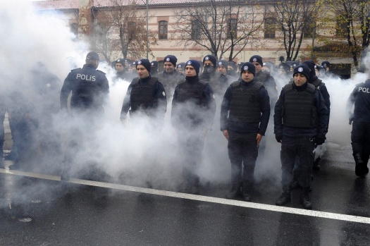 Çevik Kuvvet Polislerinin aksiyon filmlerini aratmayan eğitimi