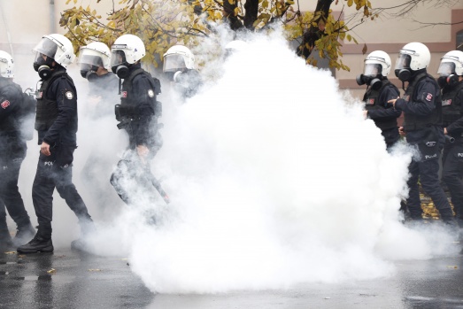 Çevik Kuvvet Polislerinin aksiyon filmlerini aratmayan eğitimi