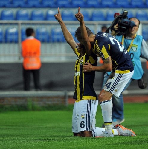 Fenerbahçe - Kasımpaşa maçında teröre karşı birlik mesajı!