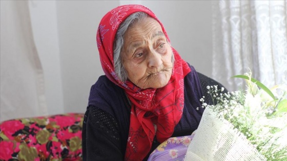 107 yaşındaki Feriye nineye doğum günü sürprizi