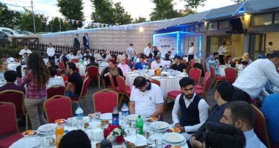 14 ülkeden Müslümanlar iftarda buluştu