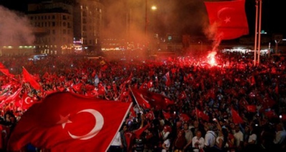 15 Temmuz'da halk yeniden meydanlara inecek!