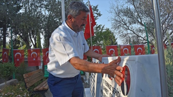 15 Temmuz'da şehit edilen ikiz polisler mezarları başında anıldı