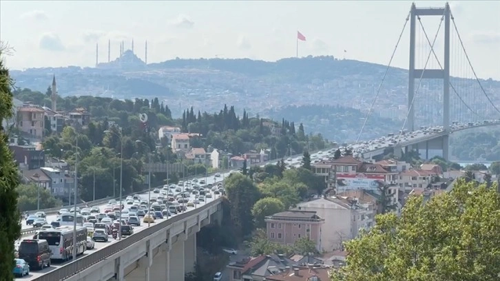 15 Temmuz Şehitler Köprüsü girişindeki kazada motosiklet sürücüsü yaralandı