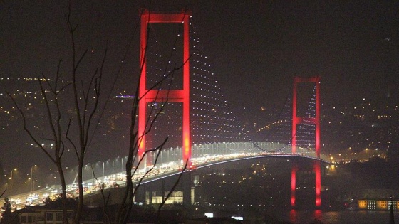 15 Temmuz Şehitler Köprüsü'ndeki şüpheli çanta trafiği aksattı