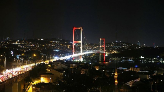 15 Temmuz Şehitler Köprüsü 'renklendi'