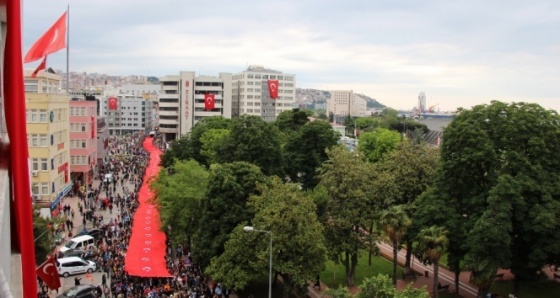 1919 metre 'Gençlik Bayrak Yürüyüşü'