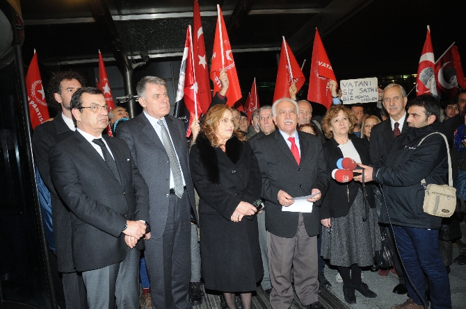 Perinçek, silah bırakmayı böyle  yorumladı: Cumhuriyete silah çekildi