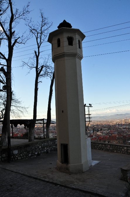 Ulu Cami önündeki 649 yıllık saati çaldılar