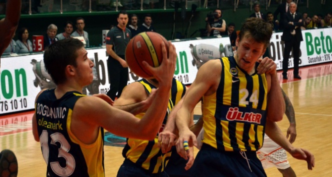 Fenerbahçe, Banvit’e mağlup oldu