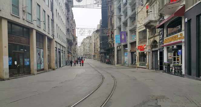 İstiklal Caddesi boş kaldı