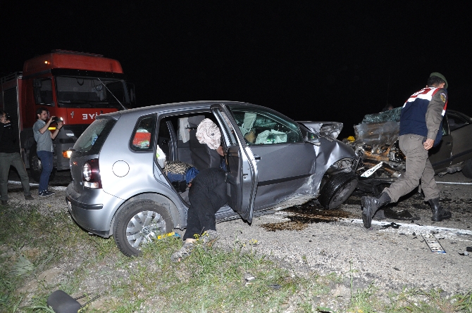 Zincirleme kaza: 6 ölü, 3 yaralı ve bir "ibret" görüntüsü