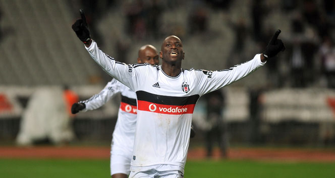 Demba Ba şimdi de Çin'in Şangay'ında İslam'a çağıracak!