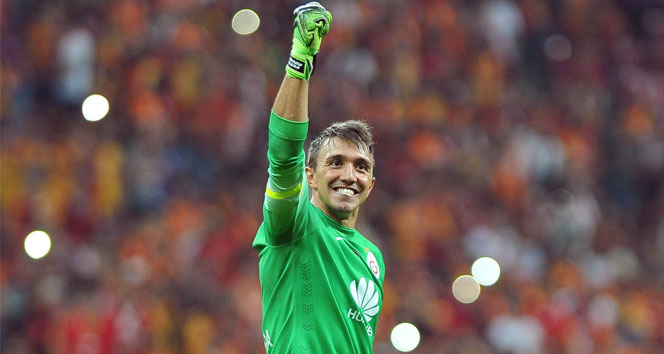 Muslera Arjantin karşısında devleşti