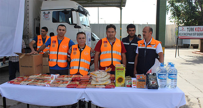 Suriye’ye 2 TIR, gıda ve temel ihtiyaç malzemesi gönderildi