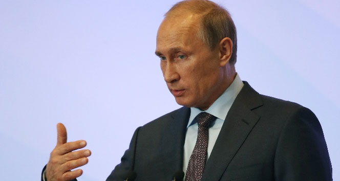 Putin: Petrol fiyatlarındaki dalgalanmalar nedeniyle kaygılıyız