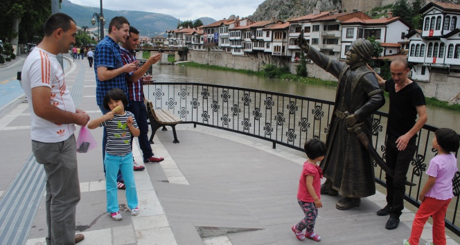 Selfieci Şehzade ‘dede’ oldu