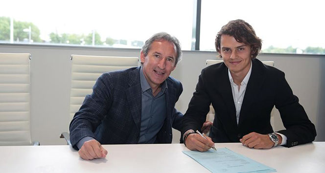 Enes Ünal Manchester City'ye imzayı attı