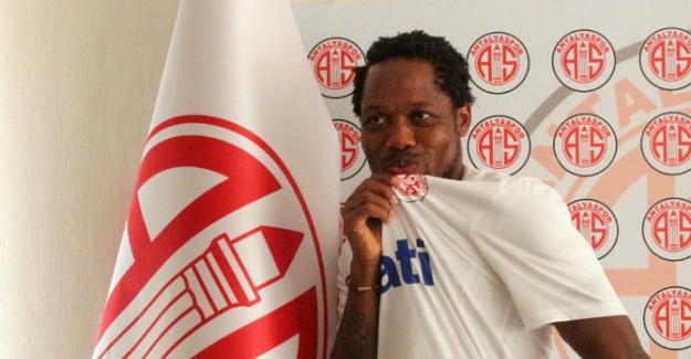 Antalyaspor’dan bir bomba daha: İmzayı attı !