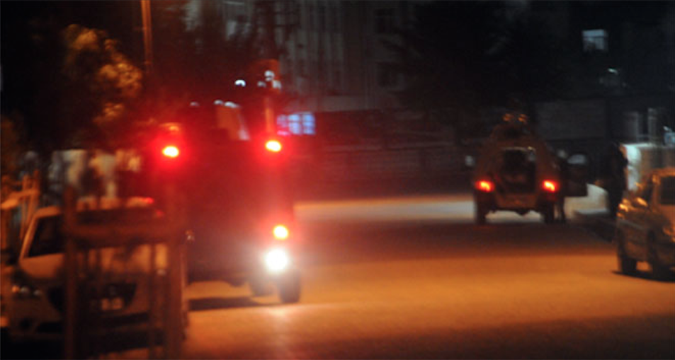 Cizre’de polis aracına roketli saldırı: 1 şehit, 3 yaralı