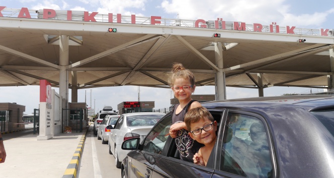 Kapıkule'de gurbetçi mesaisi