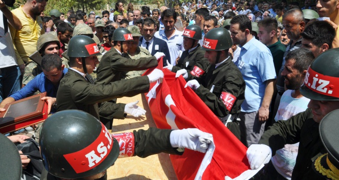 Türkiye şehitlerini bağrına bastı