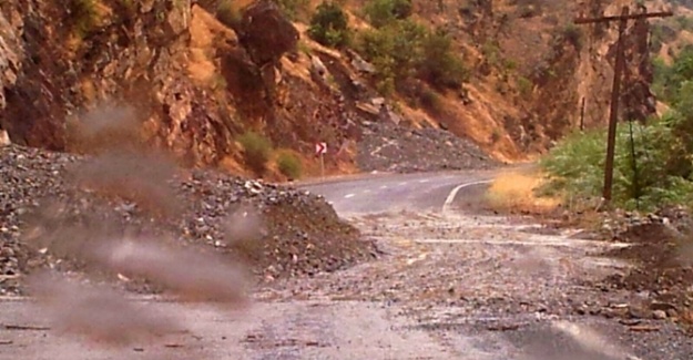 Bir tuzak da Hakkari-Çukurca karayoluna