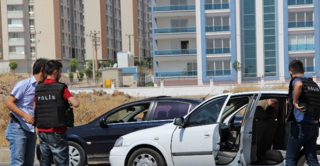 Bombalı araç ihbarı polisi alarma geçirdi