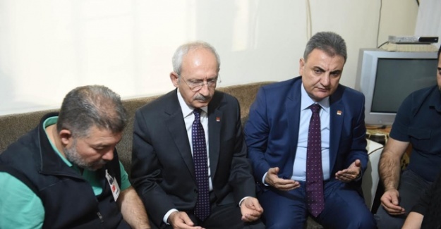 CHP lideri o askerin ailesini ziyaret etti