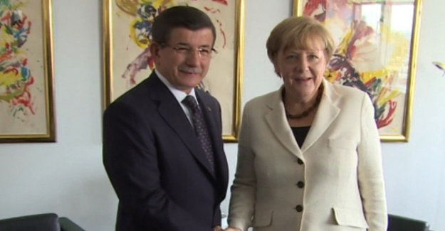 Davutoğlu, Merkel ile görüştü