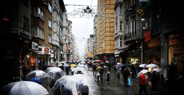 İstanbul sağanak yağmura teslim oldu