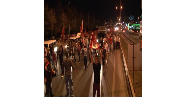 Saygı yürüyüşü E-5 trafiğini durma noktasına getirdi