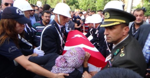 Şehit polis tekbirlerle uğurlandı