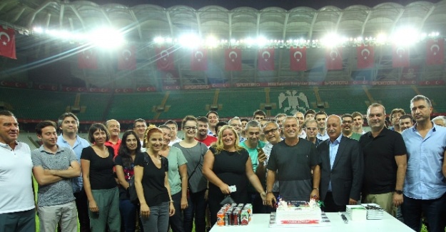 Terim’e süpriz doğum günü kutlaması