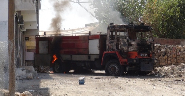 Teröristler itfaiye aracını yakıp bomba tuzakladılar