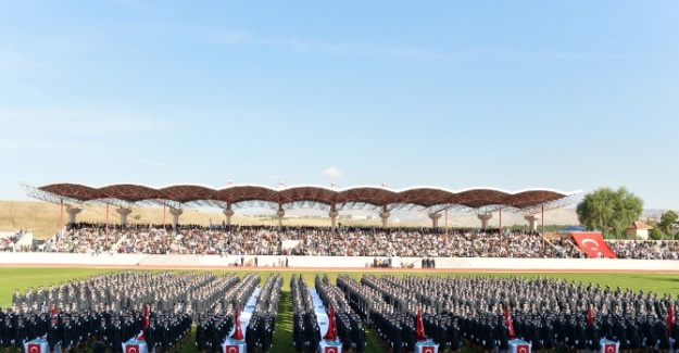 Bakan Altınok Polis Akademisinin mezuniyetinde