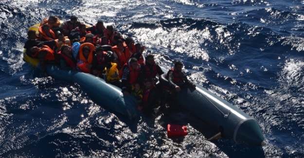 Mülteci faciası sahil güvenlik ekiplerince engellendi