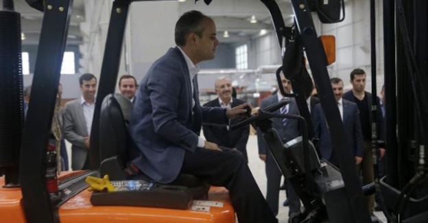 Spor Bakanı forklift kullandı